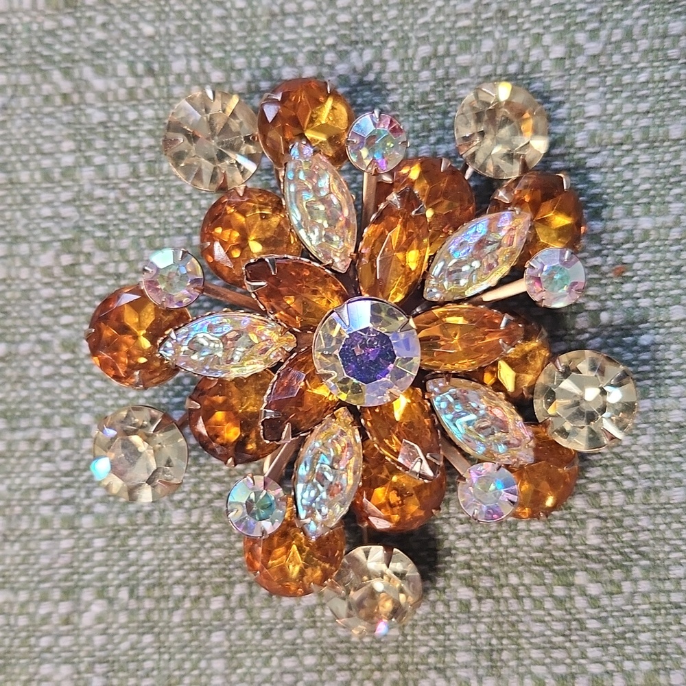 Vintage Brooch Amber